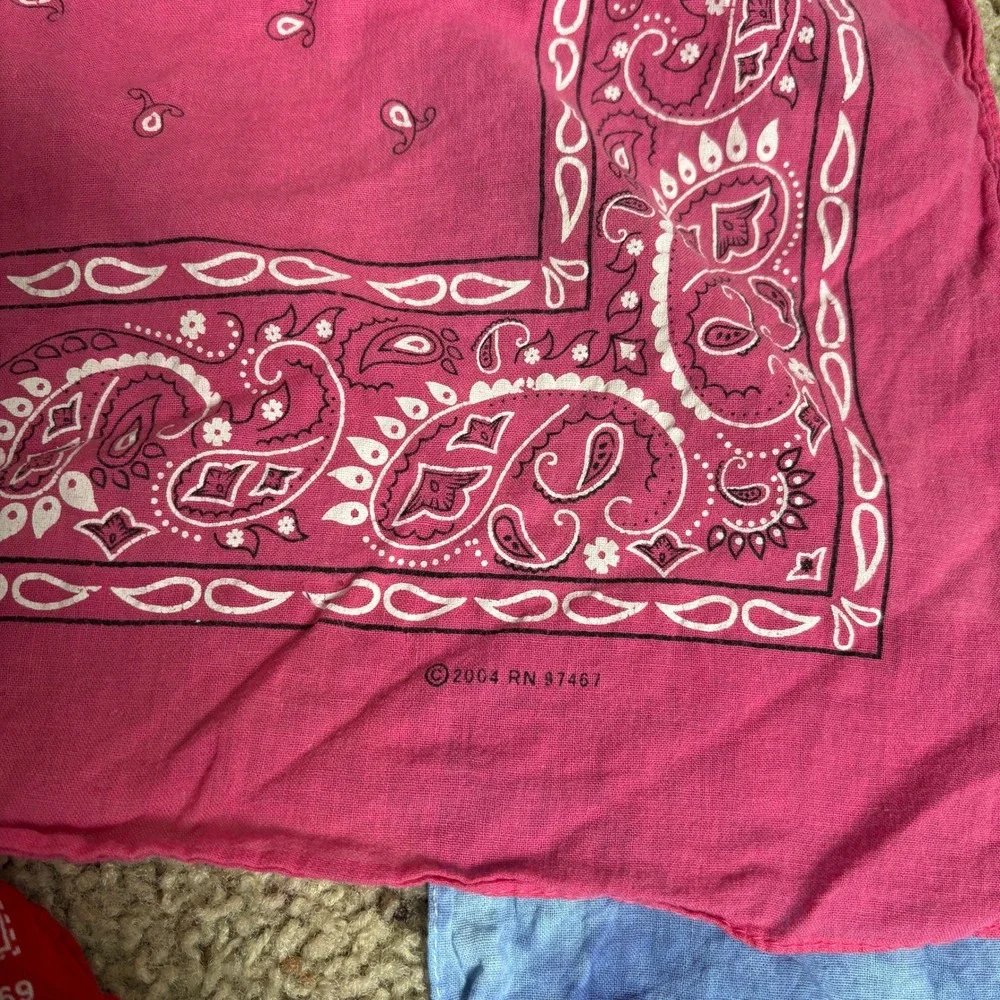 Lot of 4 Paisley and Tie Dye Bandanas Red Pink Blue Grey Head Scarf Accessory